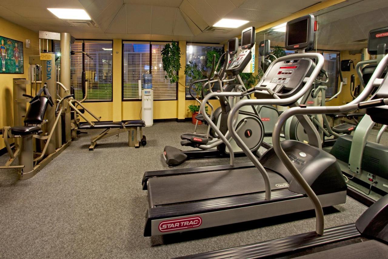 Hotel Buffalo Airport 3*